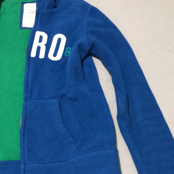 This is a Women small fleece hoodie with front zipper and side pockets. - Picture 3 of 4